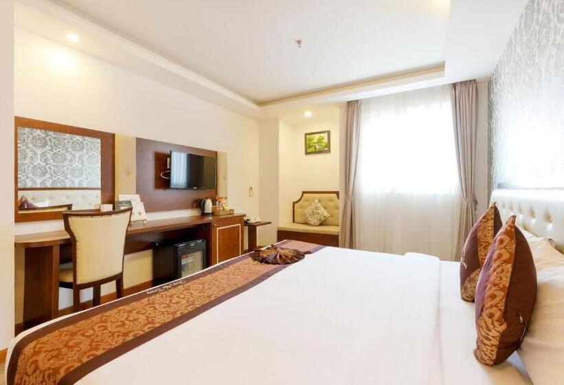 اتاق لوکس با چشمانداز دریا, Paris Hotel & Apartment Nha Trang