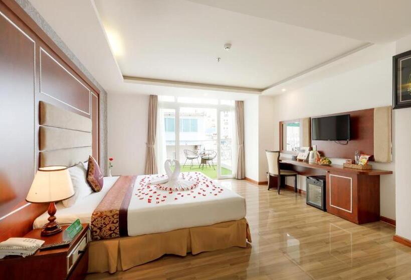 اتاق لوکس با چشمانداز دریا, Paris Hotel & Apartment Nha Trang
