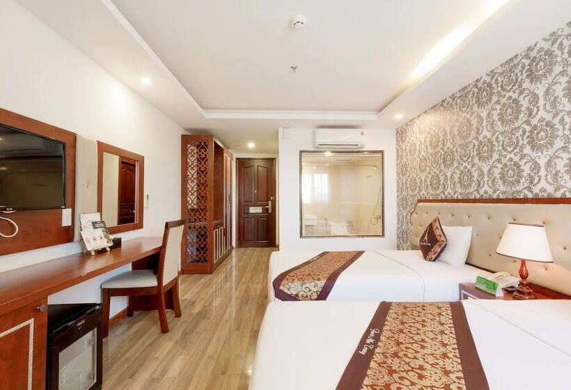 اتاق لوکس با چشم‌انداز شهر, Paris Hotel & Apartment Nha Trang
