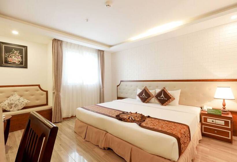 اتاق لوکس با چشم‌انداز شهر, Paris Hotel & Apartment Nha Trang
