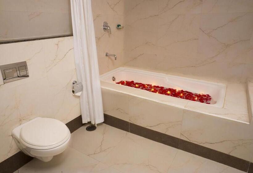 سوییت جونیور, Poppys Hotel Madurai