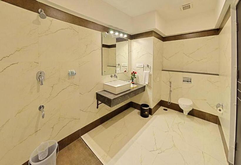 اتاق اجرایی, Poppys Hotel Madurai