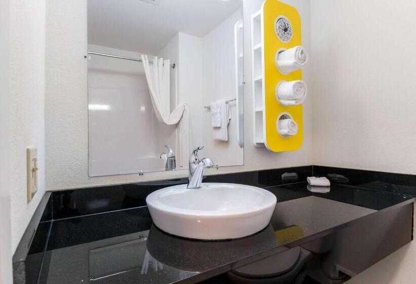 غرفة قياسية, Motel 6 Wilkes Barre Arena