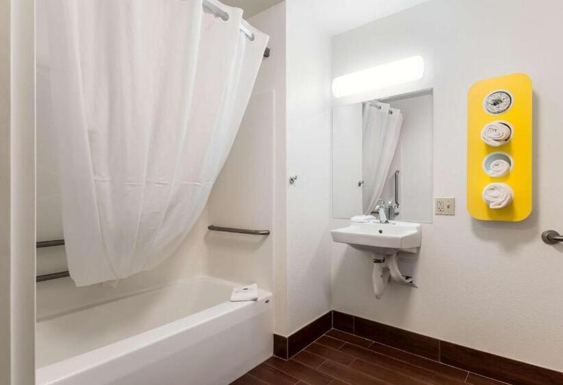 غرفة قياسية لذوى الاحتياجات الخاصة, Motel 6 Wilkes Barre Arena