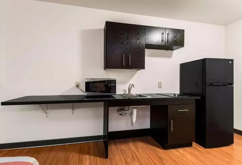 キングサイズベッドのスタンダードルーム, Motel 6 Wilkes Barre Arena