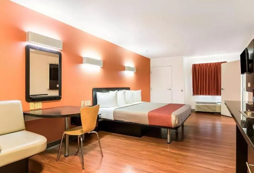 キングサイズベッドのスタンダードルーム, Motel 6 Wilkes Barre Arena