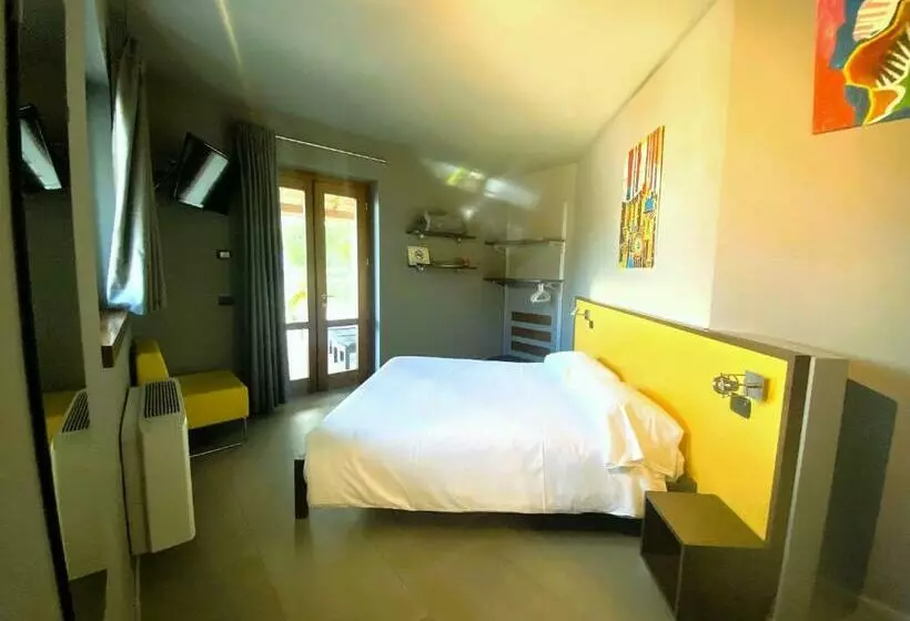 Standard-huone Järvinäkymä, Vela Di Soleville Camere Con E Senza Vista Lago Con Ristorante & Pizzeria