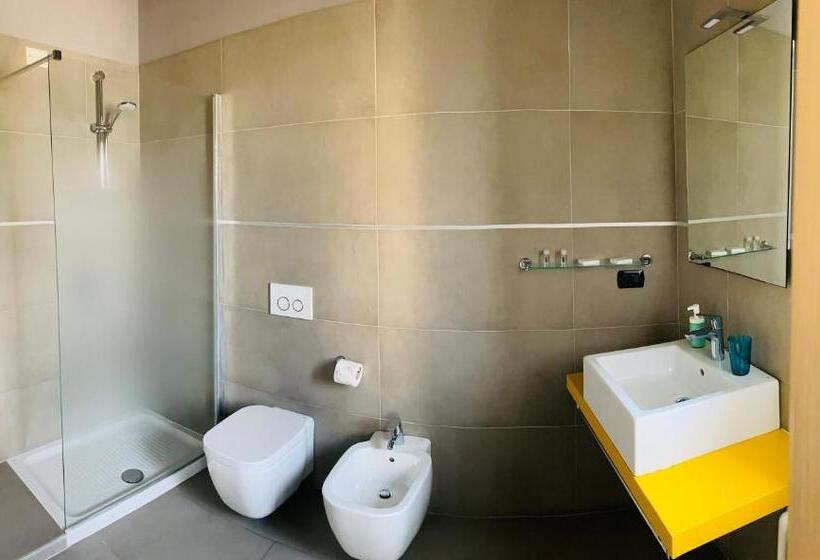 Номер Стандарт Вид на Озеро, Vela Di Soleville Camere Con E Senza Vista Lago Con Ristorante & Pizzeria