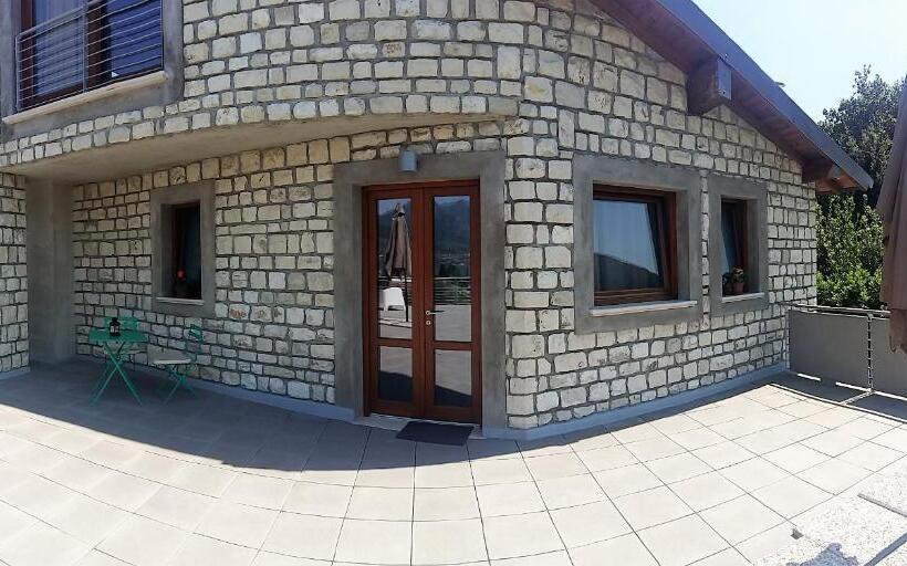 غرفة قياسية مطلّة علي البحيرة, Vela Di Soleville Camere Con E Senza Vista Lago Con Ristorante & Pizzeria