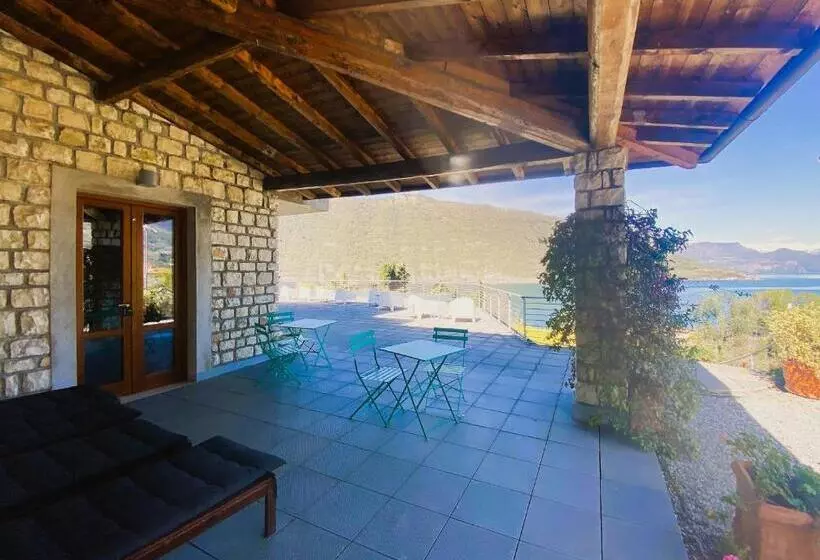 Deluxe-huone Järvinäkymä, Vela Di Soleville Camere Con E Senza Vista Lago Con Ristorante & Pizzeria