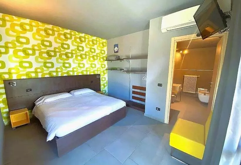 Deluxe-huone Järvinäkymä, Vela Di Soleville Camere Con E Senza Vista Lago Con Ristorante & Pizzeria