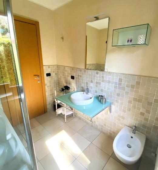 غرفة قياسية مزوَّدة بشُرفة, Vela Di Soleville Camere Con E Senza Vista Lago Con Ristorante & Pizzeria