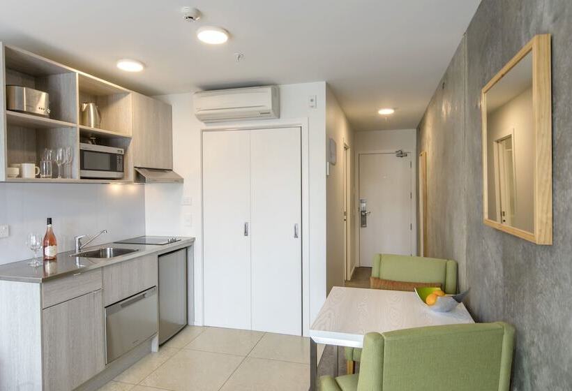 침실 2개 아파트, Quest Nelson