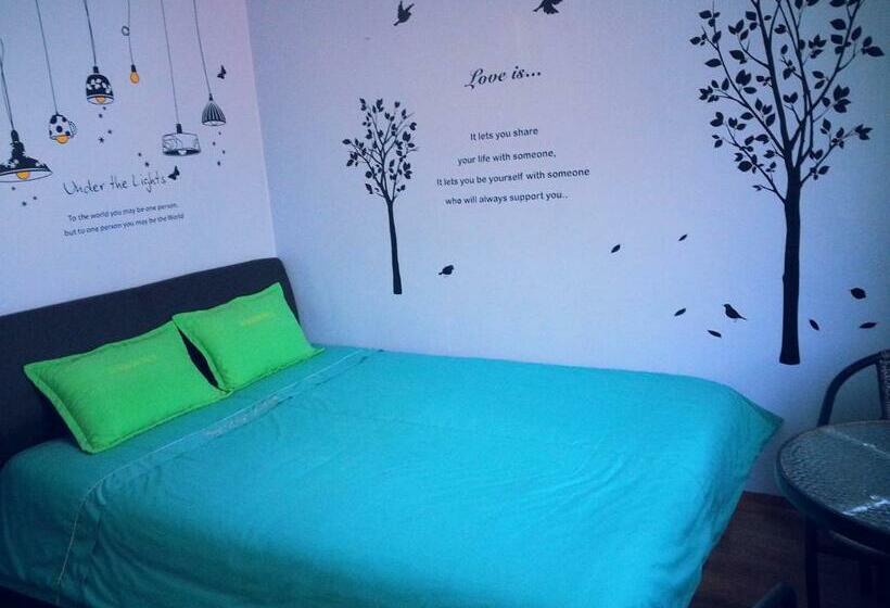 اتاق استاندارد یک نفره, Blue Backpackers Hostel