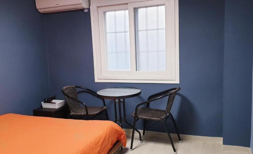 اتاق استاندارد, Blue Backpackers Hostel