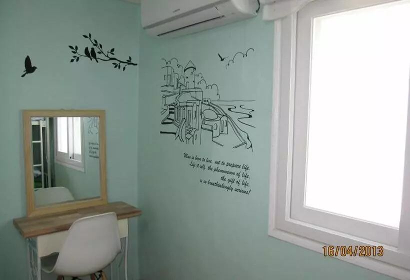 اتاق استاندارد سه نفره, Blue Backpackers Hostel