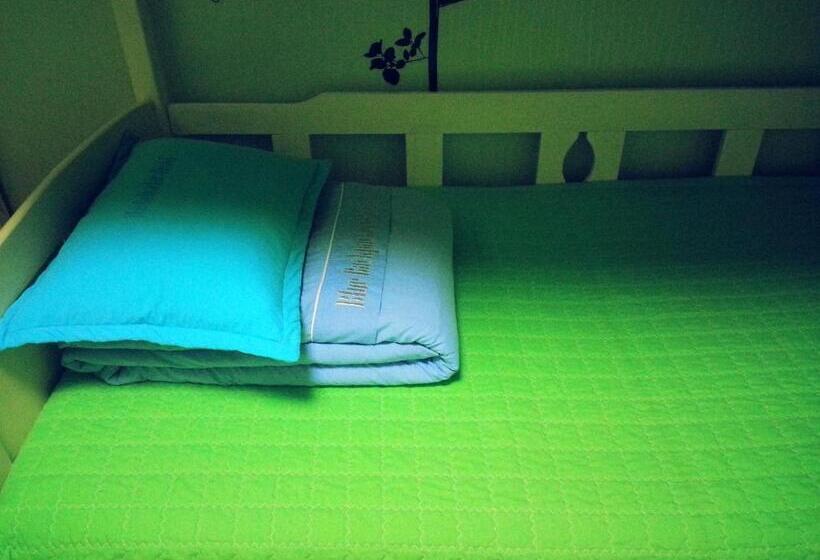 اتاق خانوادگی, Blue Backpackers Hostel