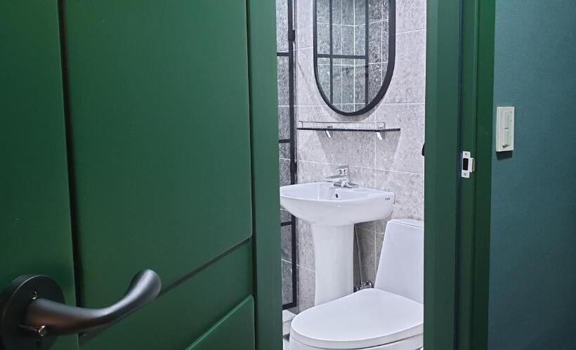 اتاق خانوادگی, Blue Backpackers Hostel