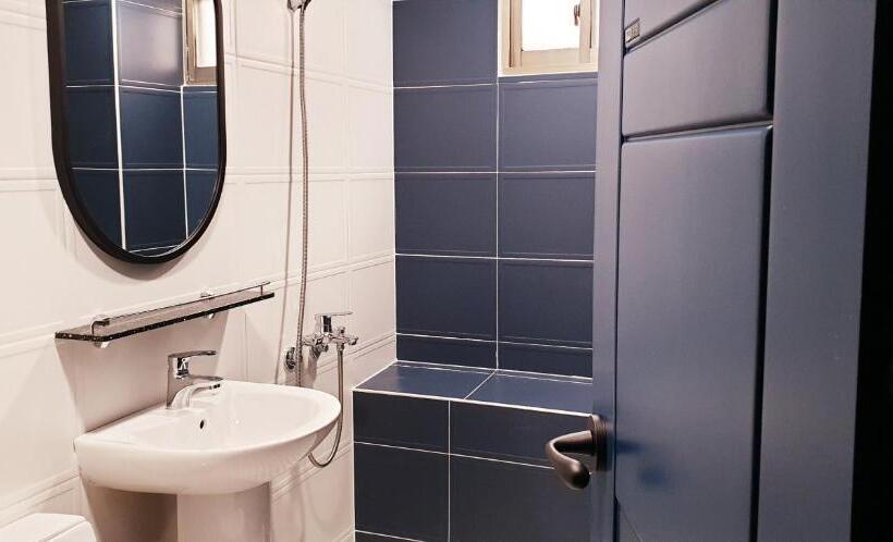 اتاق خانوادگی, Blue Backpackers Hostel