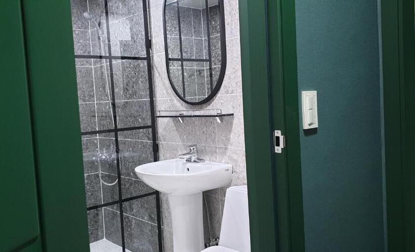 اتاق خانوادگی, Blue Backpackers Hostel