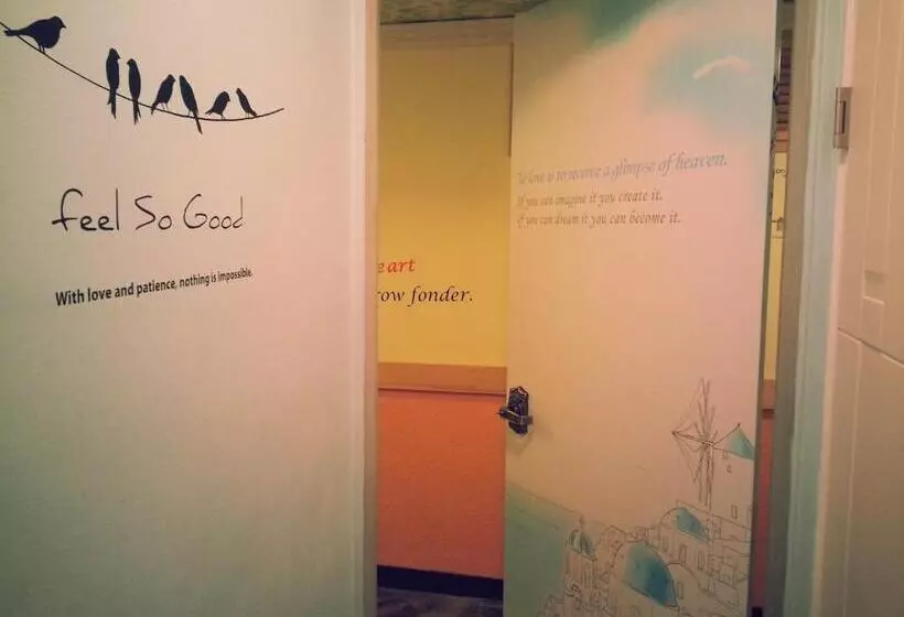 تختخواب در اتاق مشترک, Blue Backpackers Hostel