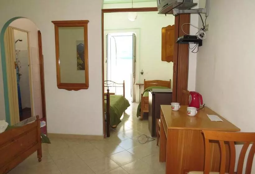 اتاق لوکس چهار تخته, Casa Vittorio