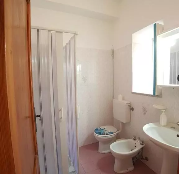 اتاق راحتی سه تخته, Casa Vittorio