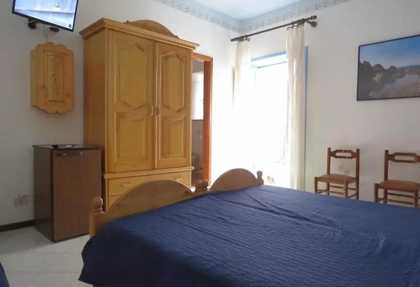 اتاق راحتی سه تخته, Casa Vittorio
