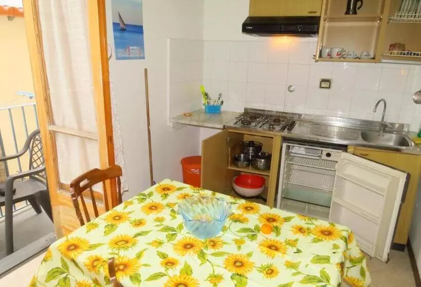 استودیو خانوادگی, Casa Vittorio