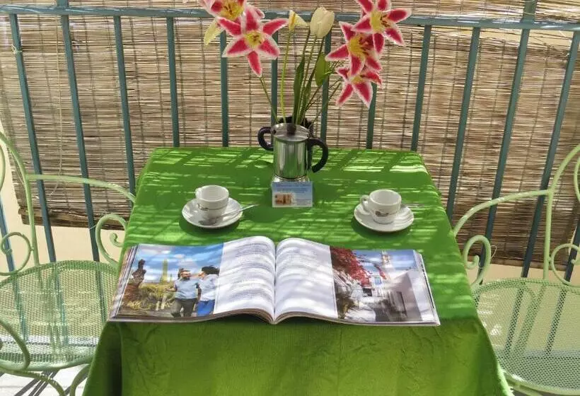 استودیو خانوادگی, Casa Vittorio
