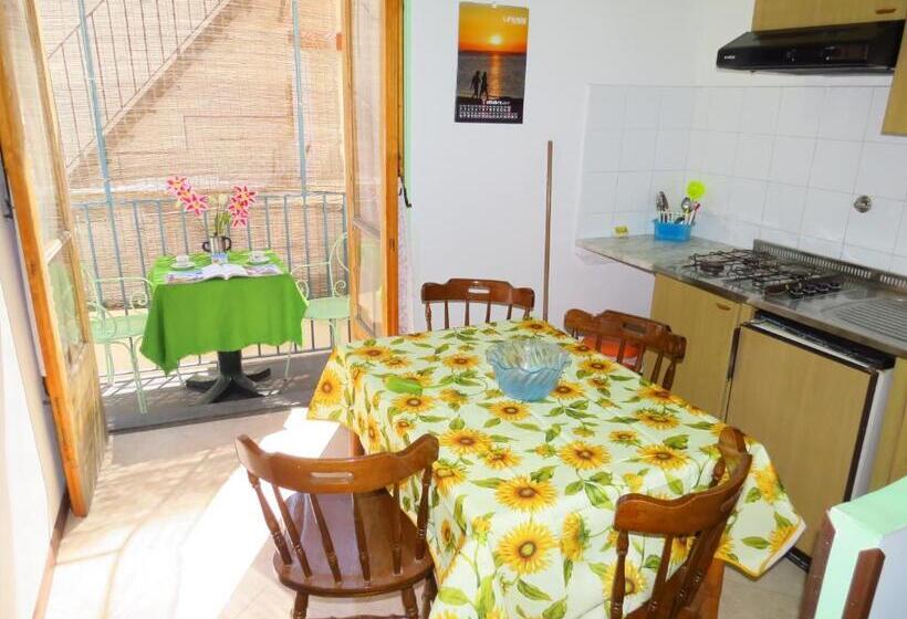 Семейное Студио, Casa Vittorio