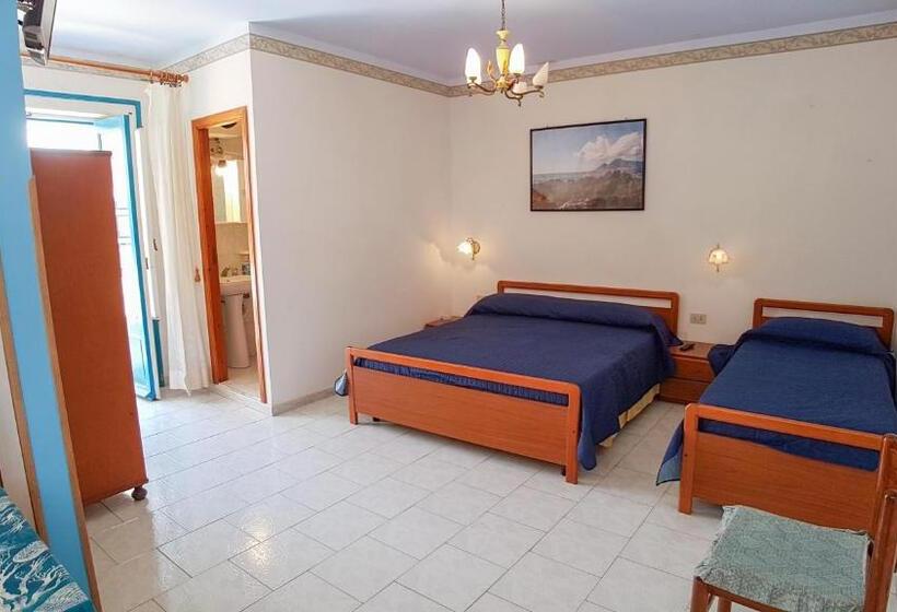 스탠다드 트리플 룸 테라스, Casa Vittorio