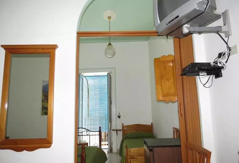 اتاق لوکس سه تخته, Casa Vittorio