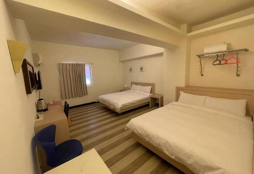 اتاق استاندارد چهار تخته, Hwa Hong