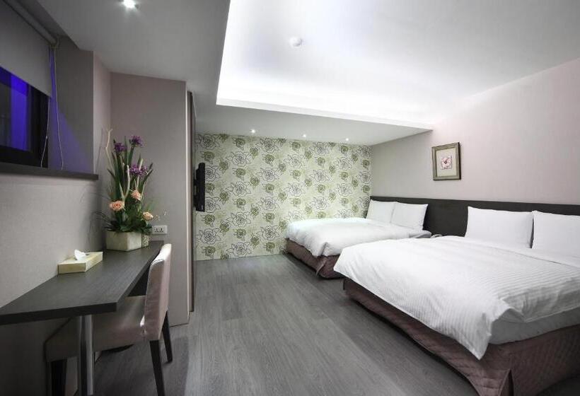 اتاق خانوادگی, 宜都大飯店 Idol