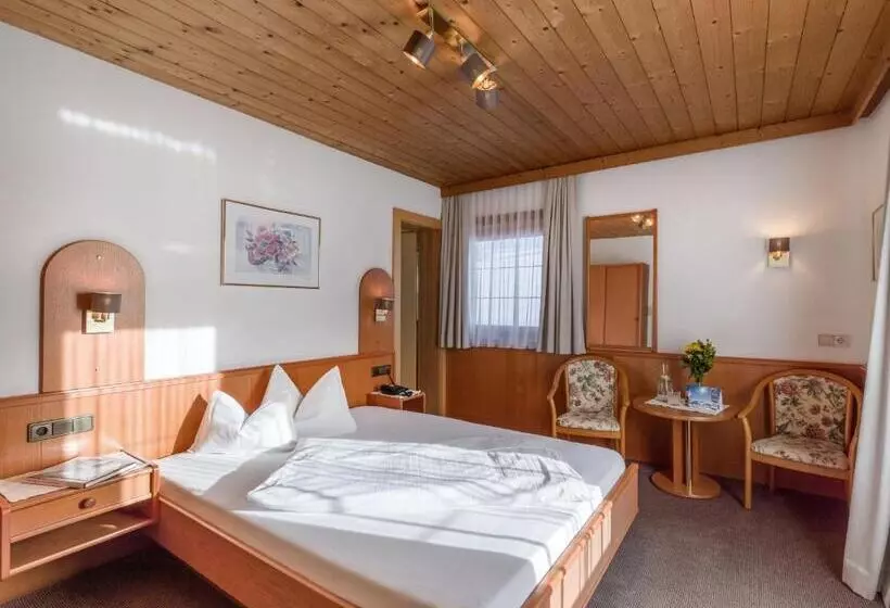 Habitación Estàndard Individual, Kössler