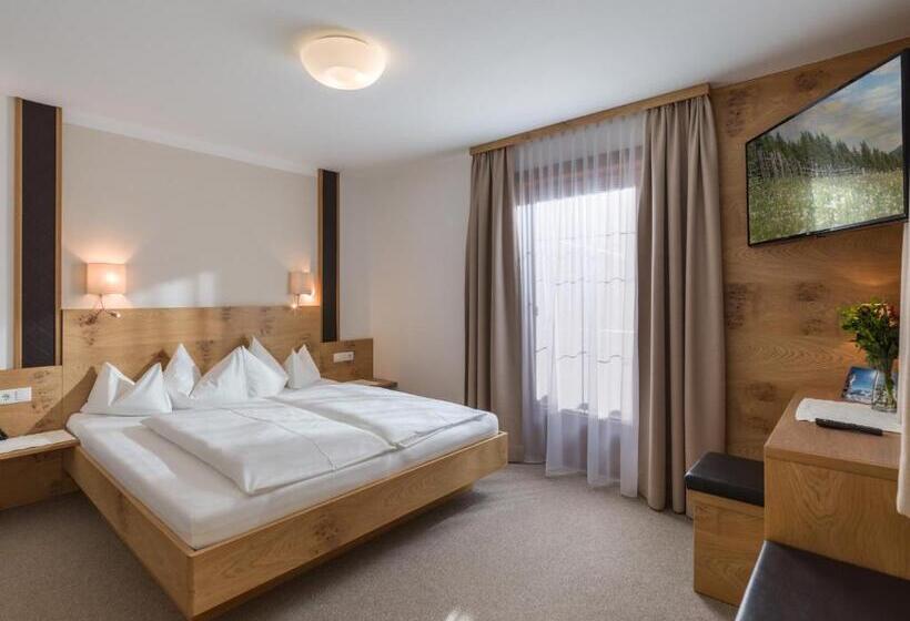 スタンダードルーム, Kössler