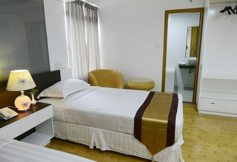 اتاق سوپریور, My World