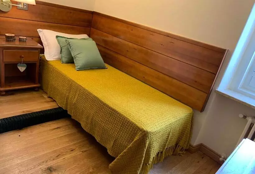Standard Yhden Hengen Huone, Serena Cortina