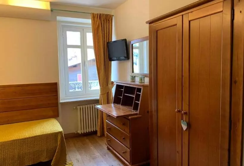 Standard Yhden Hengen Huone, Serena Cortina