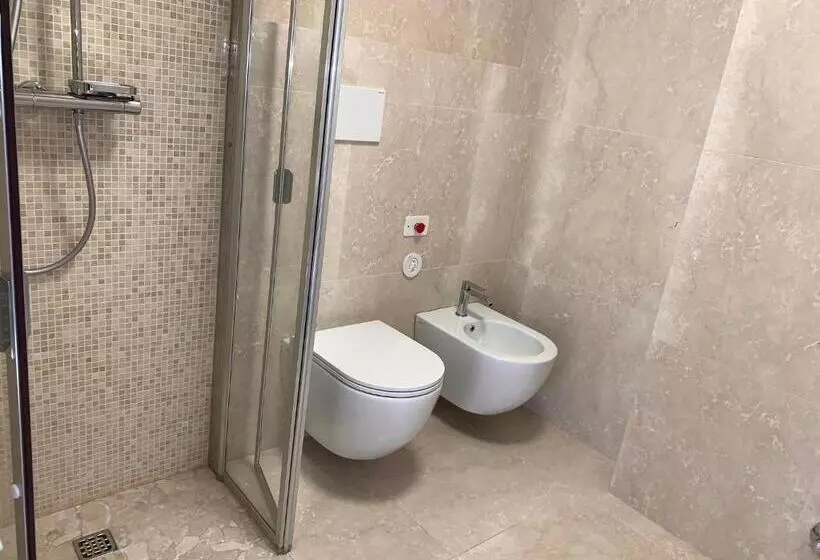 Standard Kolmen Hengen Huone, Serena Cortina