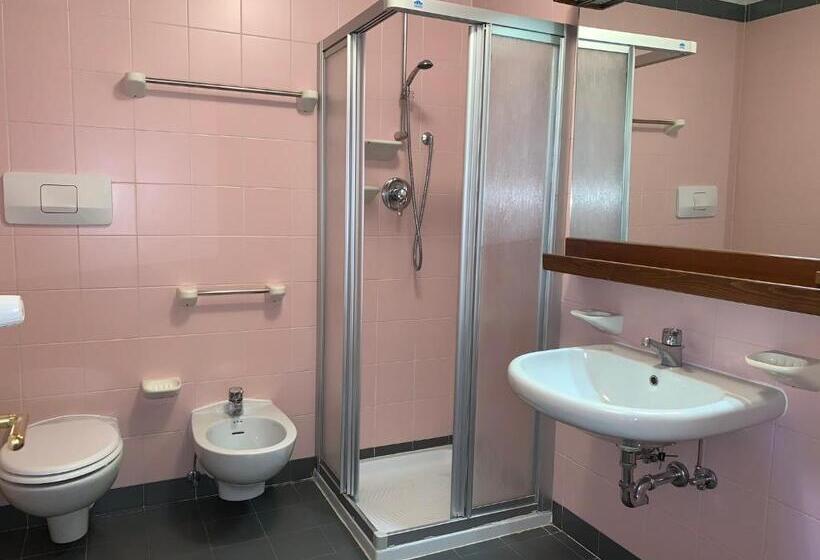 Пентхаус, Serena Cortina