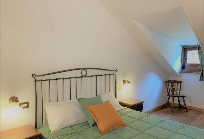 Пентхаус, Serena Cortina