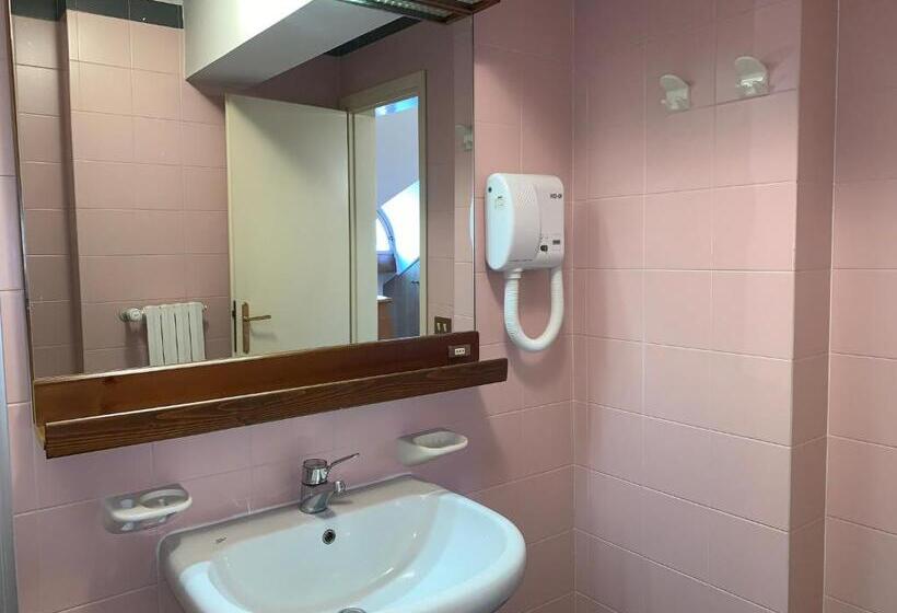 Пентхаус, Serena Cortina