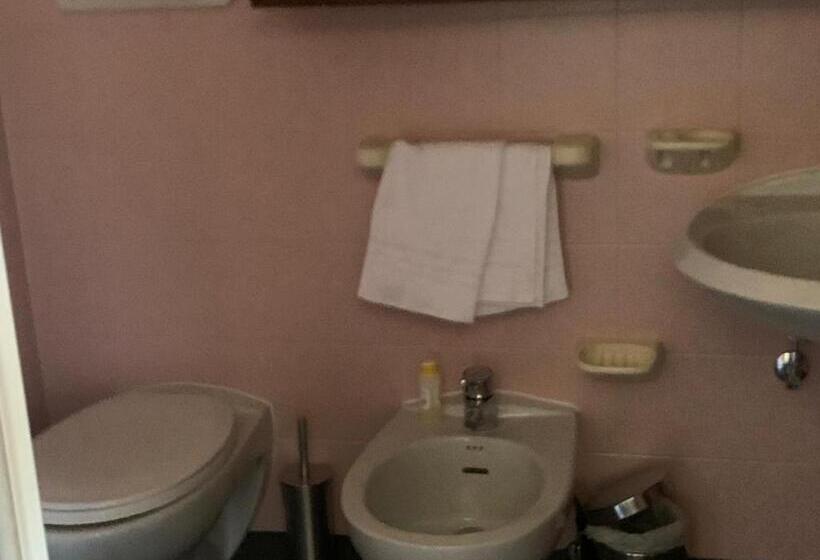 Номер Superior, Serena Cortina