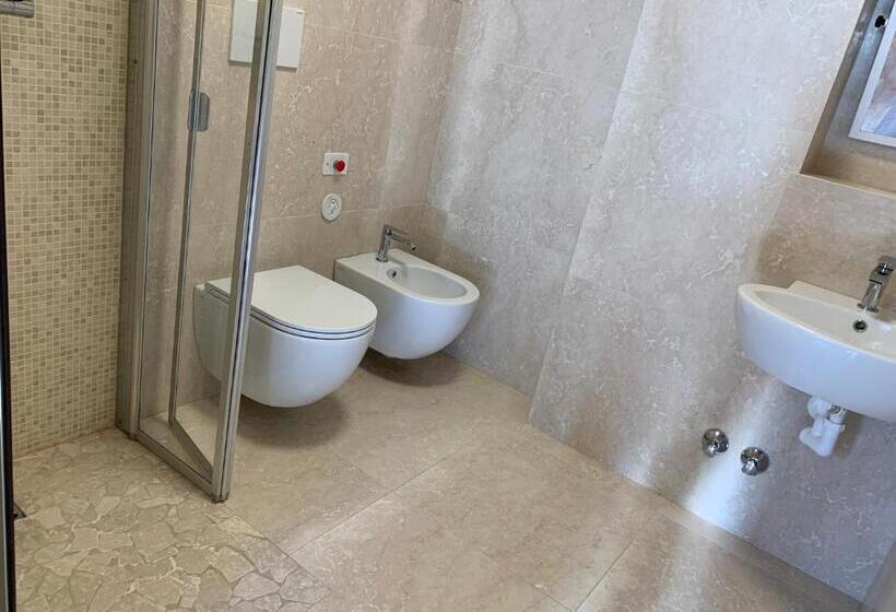 Номер Superior, Serena Cortina