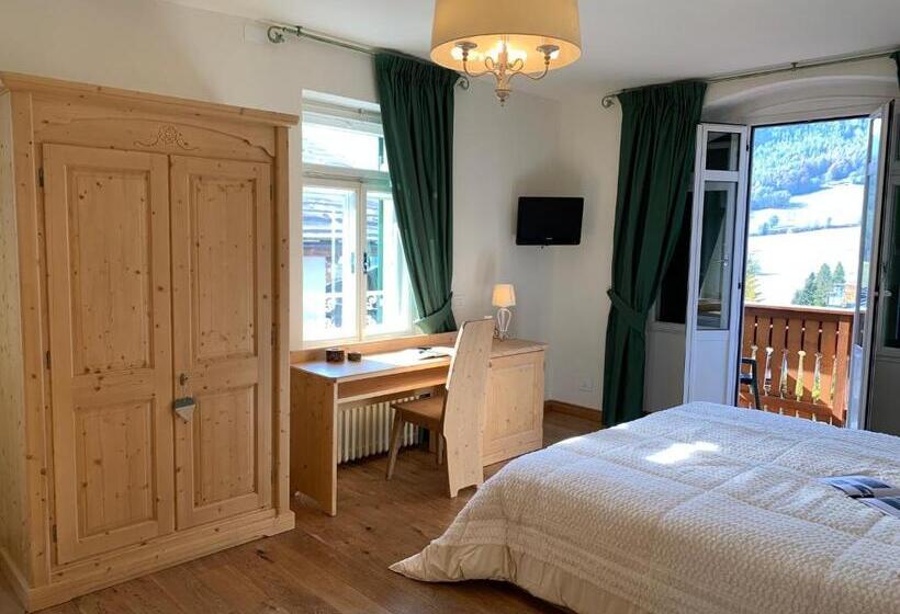 Номер Superior, Serena Cortina