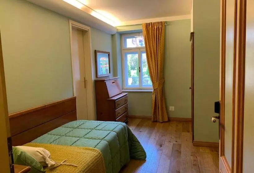 Superior Yhden Hengen Huone, Serena Cortina
