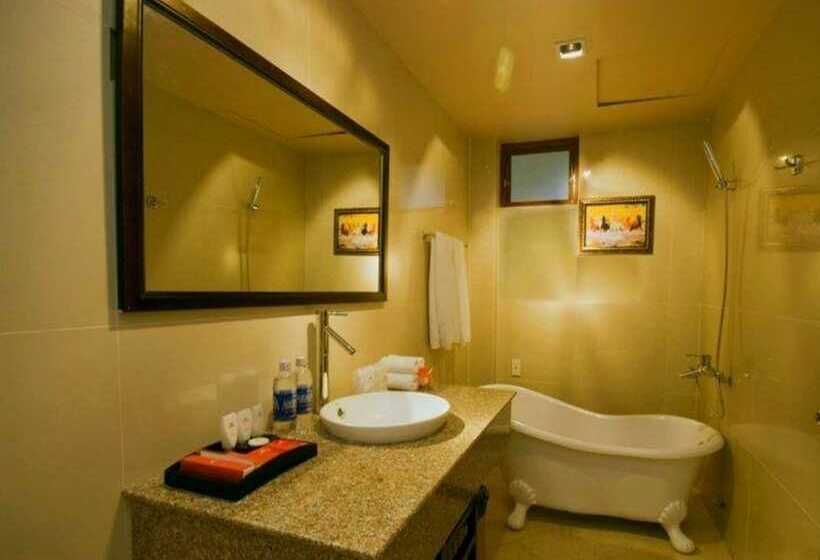 اتاق سوپریور با چشمانداز رودخانه, Song Tien Annex