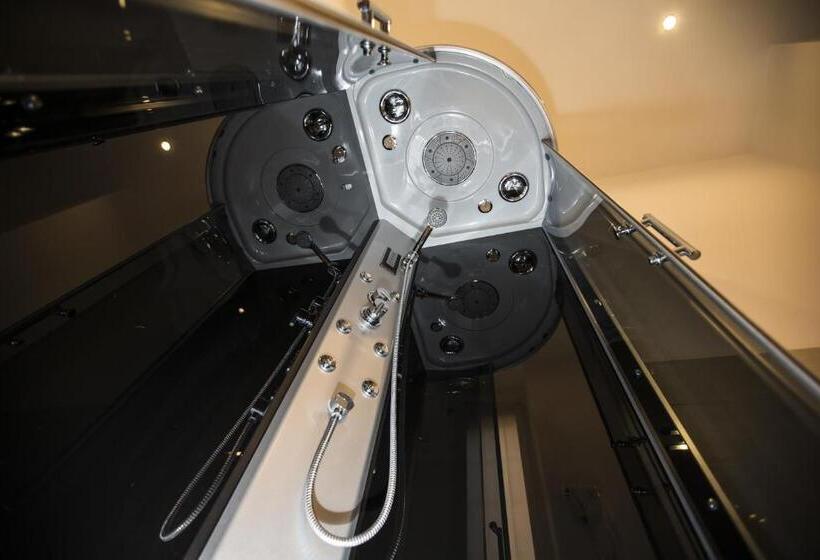 חדר סטנדרט, Town House 62